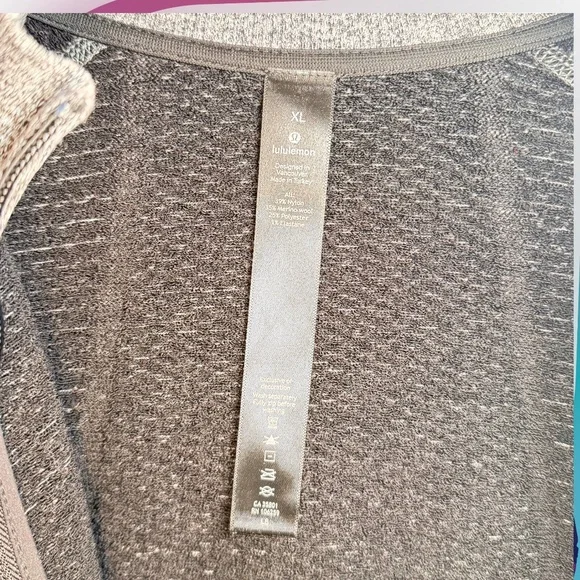 LULULEMON Men's Engineered Warmth Jacket in Vapor/Gull Grey/Black - XL - Picture 12 of 16